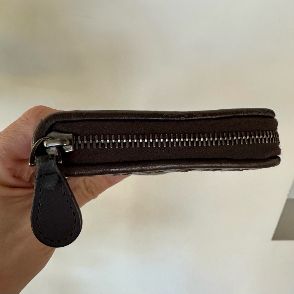 Authentic Bottega Veneta Zip Around Wallet - Picture 5 of 13